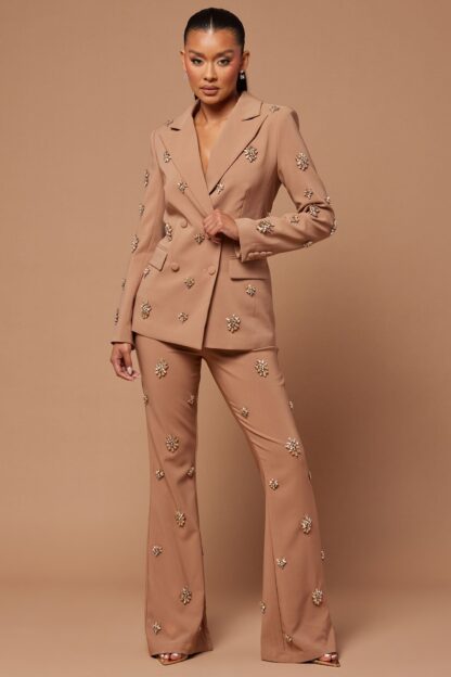 Chaqueta Elegante con Detalles Brillantes y Cuello Solapa - Image 10