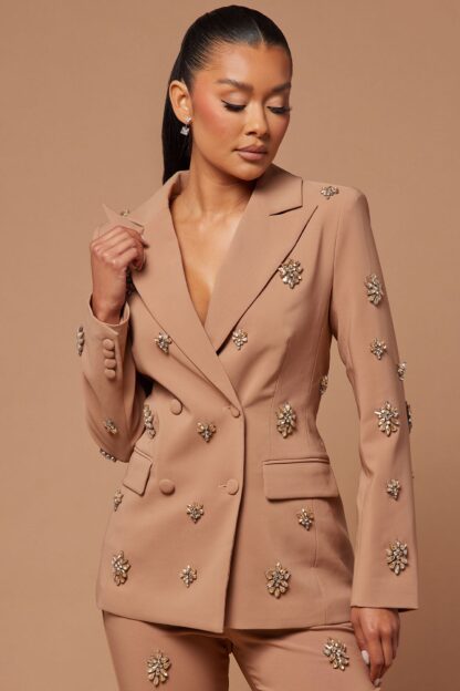 Chaqueta Elegante con Detalles Brillantes y Cuello Solapa - Image 9