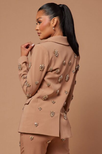 Chaqueta Elegante con Detalles Brillantes y Cuello Solapa - Image 12