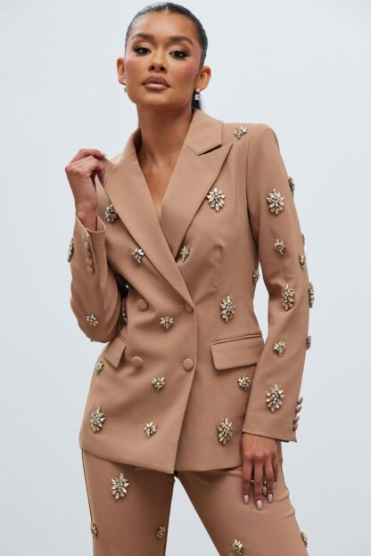 Chaqueta Elegante con Detalles Brillantes y Cuello Solapa - Image 13