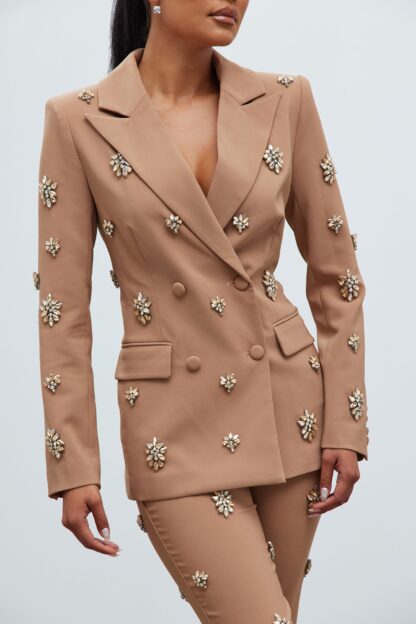 Chaqueta Elegante con Detalles Brillantes y Cuello Solapa - Image 15