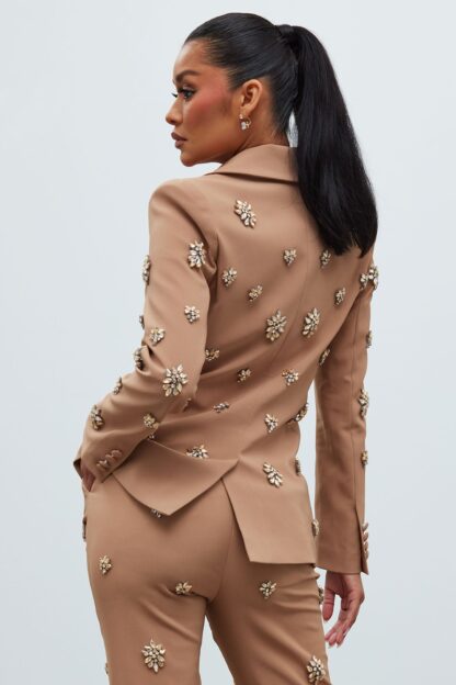 Chaqueta Elegante con Detalles Brillantes y Cuello Solapa - Image 16