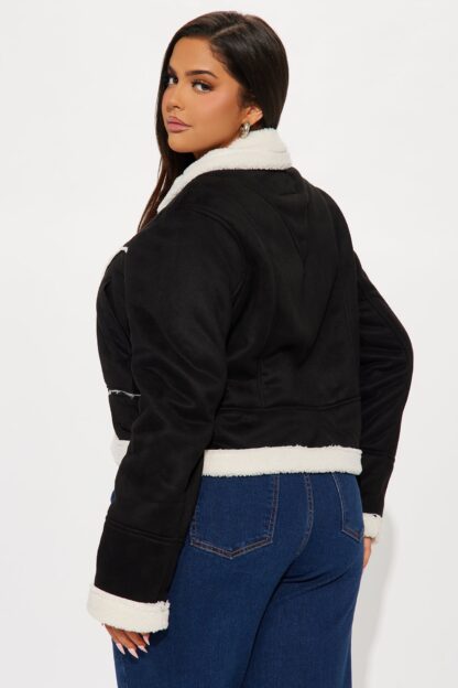 Chaqueta Shearling con Detalles de Bolsillo - Image 9